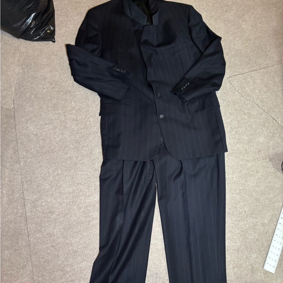 Hart Schaffner Marx Pinstripe Suit Mens 46R Wool 2 Button Black Pants Set